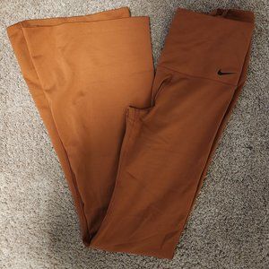 Nike Flare leggings